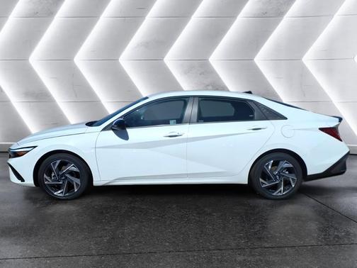 2025 Hyundai ELANTRA HEV SEL