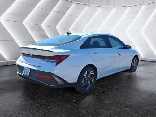2025 Hyundai ELANTRA HEV SEL