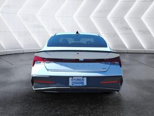 2025 Hyundai ELANTRA HEV SEL