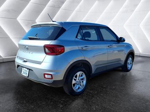 2025 Hyundai VENUE SE