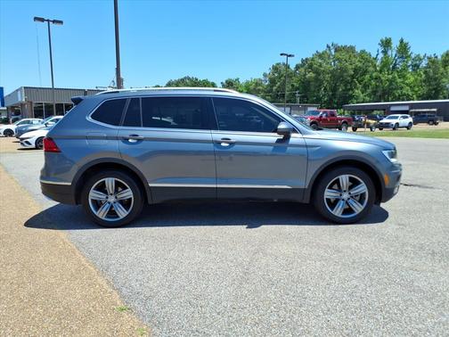 Platinum Gray Metallic 2021 Volkswagen Tiguan 2.0T SEL