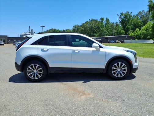 Crystal White Tri-Coat 2020 Cadillac XT4 Sport
