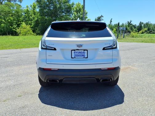Crystal White Tri-Coat 2020 Cadillac XT4 Sport