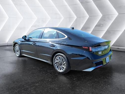Onyx Black 2024 Hyundai SONATA Hybrid SEL