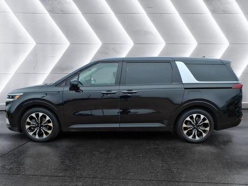 2022 Kia Carnival EX