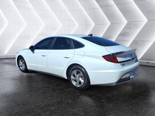 2022 Hyundai SONATA SE