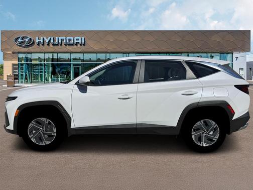 Pearl 2026 Hyundai TUCSON Hybrid Blue SE