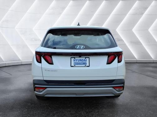 Serenity White Pearl 2026 Hyundai TUCSON SE