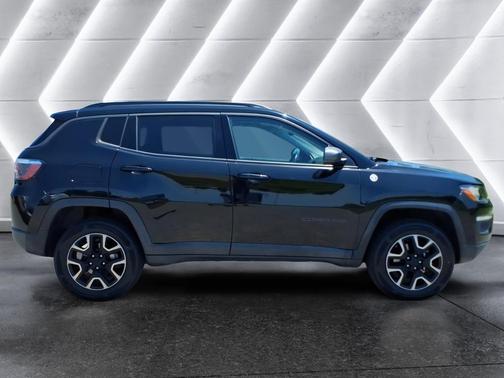 Diamond Black 2019 Jeep Compass Trailhawk