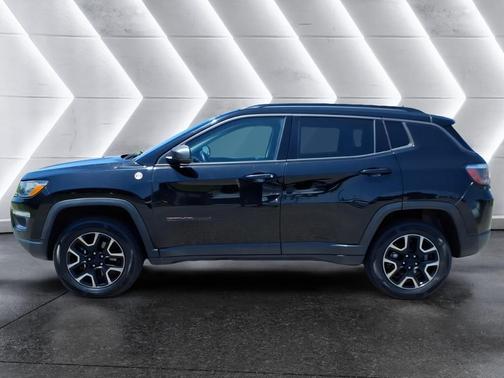 Diamond Black 2019 Jeep Compass Trailhawk