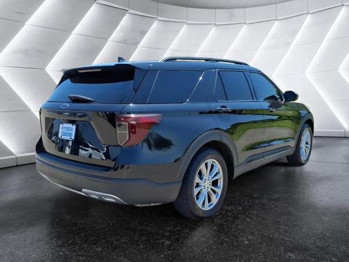 Agate Black Metallic 2020 Ford Explorer XLT