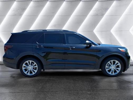Agate Black Metallic 2020 Ford Explorer XLT