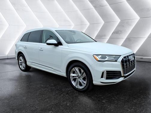 2022 Audi Q7 55 Premium Plus