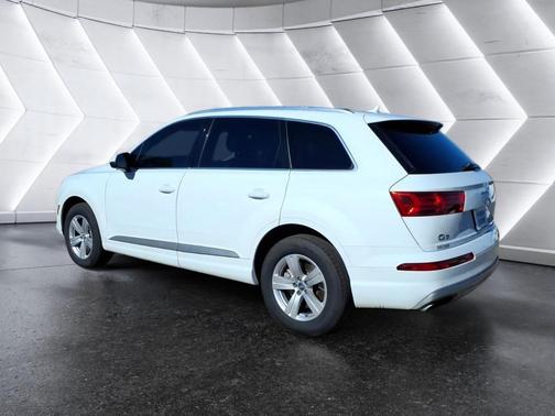 2019 Audi Q7 45 Premium Plus