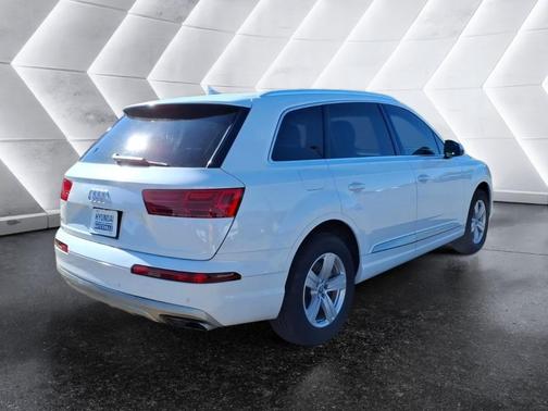 2019 Audi Q7 45 Premium Plus