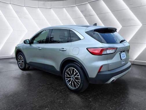 Iconic Silver Metallic 2022 Ford Escape PHEV SEL