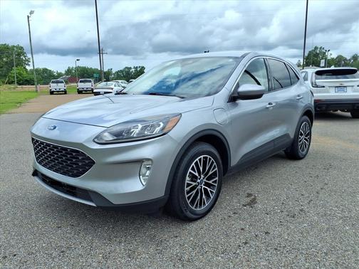 Iconic Silver Metallic 2022 Ford Escape PHEV SEL