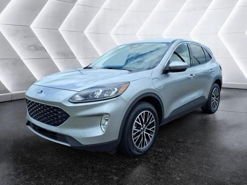 Iconic Silver Metallic 2022 Ford Escape PHEV SEL