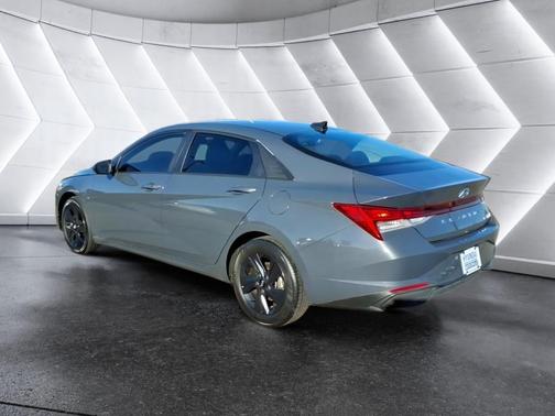 2023 Hyundai ELANTRA HEV Blue