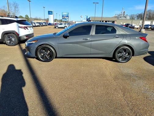 2023 Hyundai ELANTRA HEV Blue