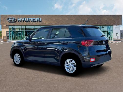 Onyx Black 2026 Hyundai VENUE SE