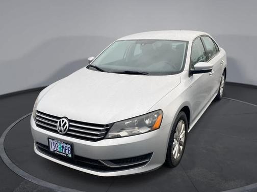 2015 Volkswagen Passat 1.8T Auto Wolfsburg Ed