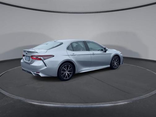 2024 Toyota Camry Hybrid SE