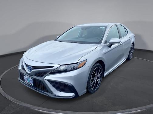 2024 Toyota Camry Hybrid SE