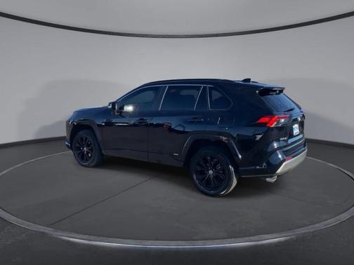 2022 Toyota RAV4 Hybrid SE