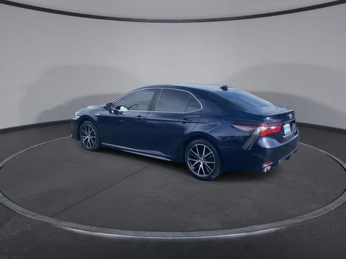 2021 Toyota Camry Hybrid SE