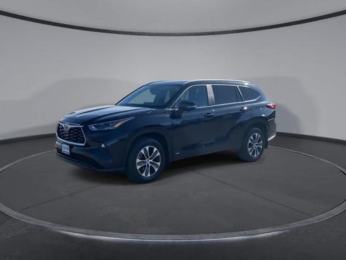 2023 Toyota Highlander Hybrid XLE