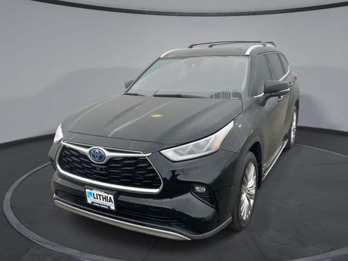 2023 Toyota Highlander Hybrid Platinum