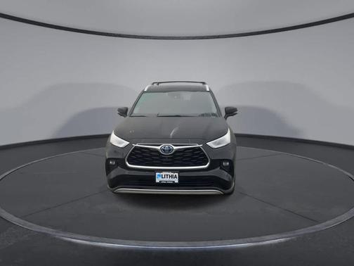 2023 Toyota Highlander Hybrid Platinum