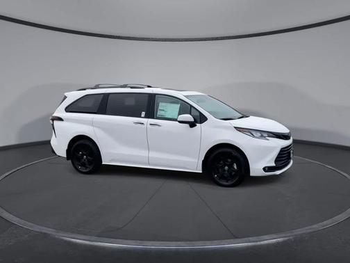 2026 Toyota Sienna Woodland Edition