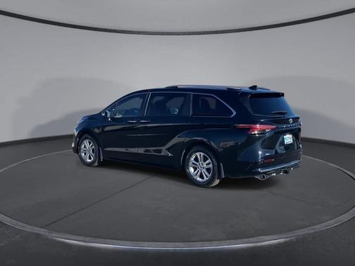 2022 Toyota Sienna Platinum 7 Passenger
