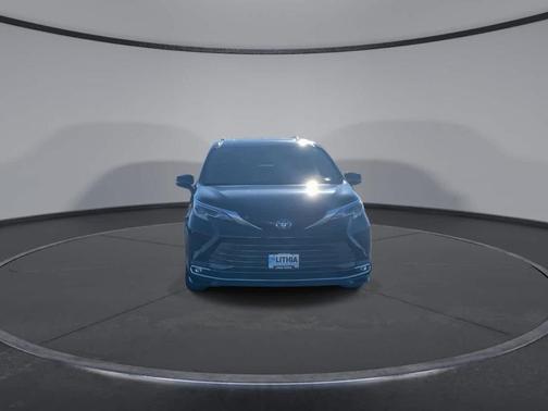 2022 Toyota Sienna Platinum 7 Passenger