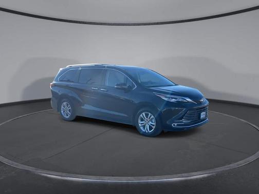 2022 Toyota Sienna Platinum 7 Passenger