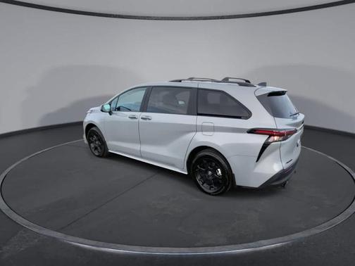 2025 Toyota Sienna Woodland Edition
