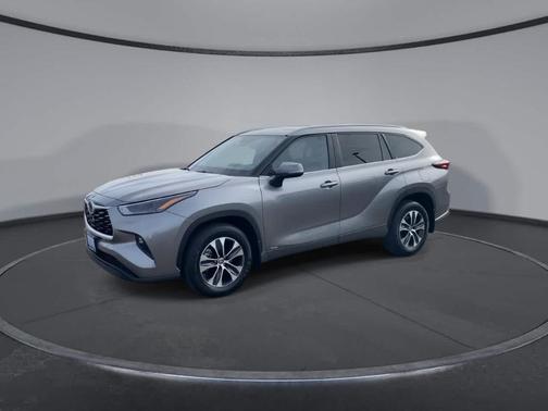 2025 Toyota Highlander Hybrid XLE