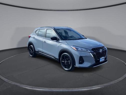 2023 Nissan Kicks SR