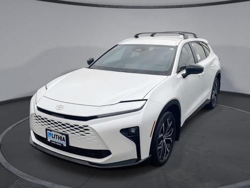 2025 Toyota Crown Signia XLE