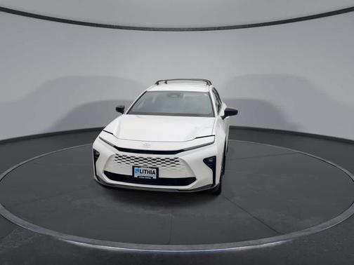 2025 Toyota Crown Signia XLE