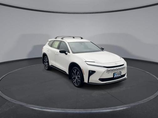 2025 Toyota Crown Signia XLE