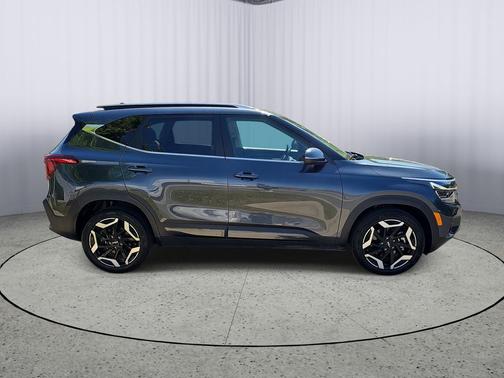 Gray 2024 Kia Seltos SX
