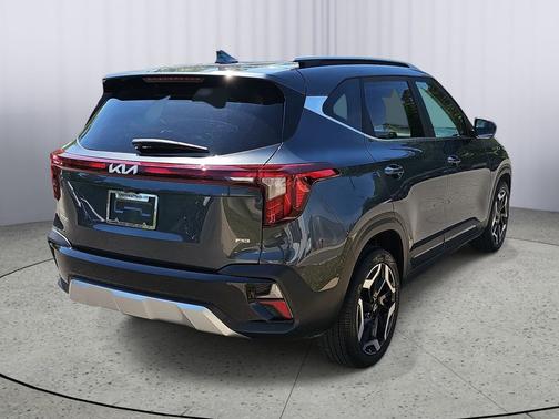 Gray 2024 Kia Seltos SX