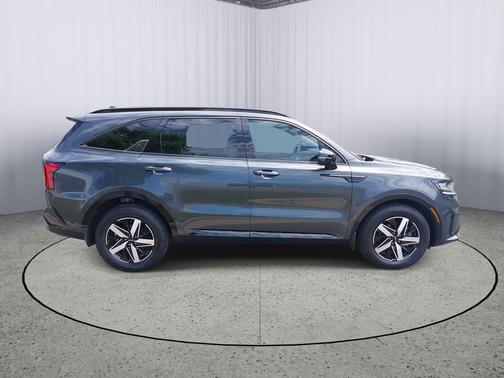 Grey 2023 Kia Sorento S