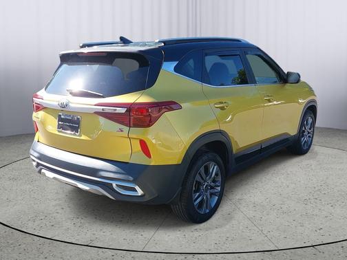 Yellow 2021 Kia Seltos S