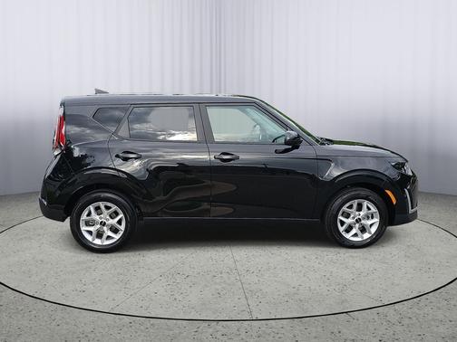 Black 2025 Kia Soul LX