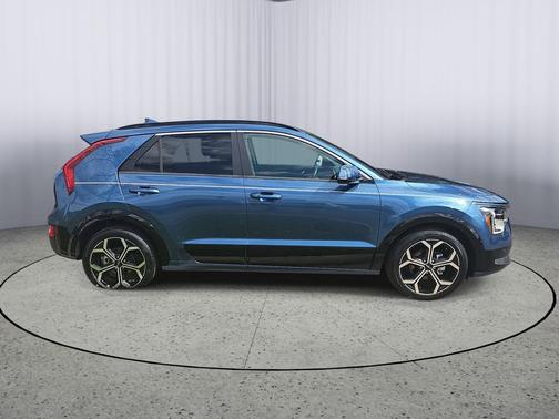 Mineral Blue 2023 Kia Niro EX Touring