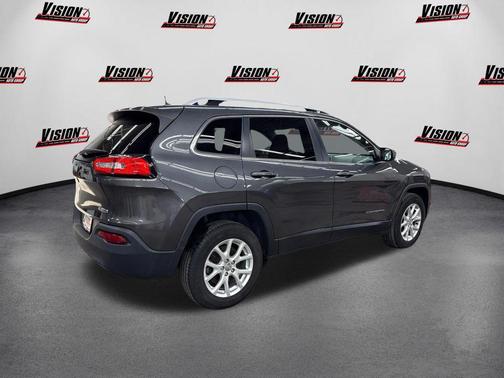 Granite Crystal Metallic Clearcoat 2016 Jeep Cherokee Latitude